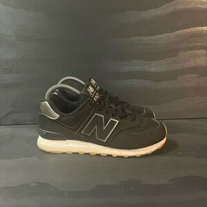 New Balance 574 Women’s Size 8 Black Gum Bottom Outdoor Festival Shoes WL574TXA